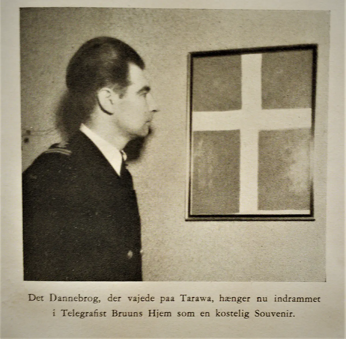 En Sigfred med sit hjemmelavede dannebrog!